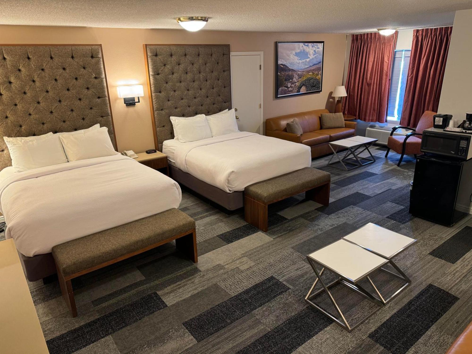 Abajo Lodge Монтичело Екстериор снимка